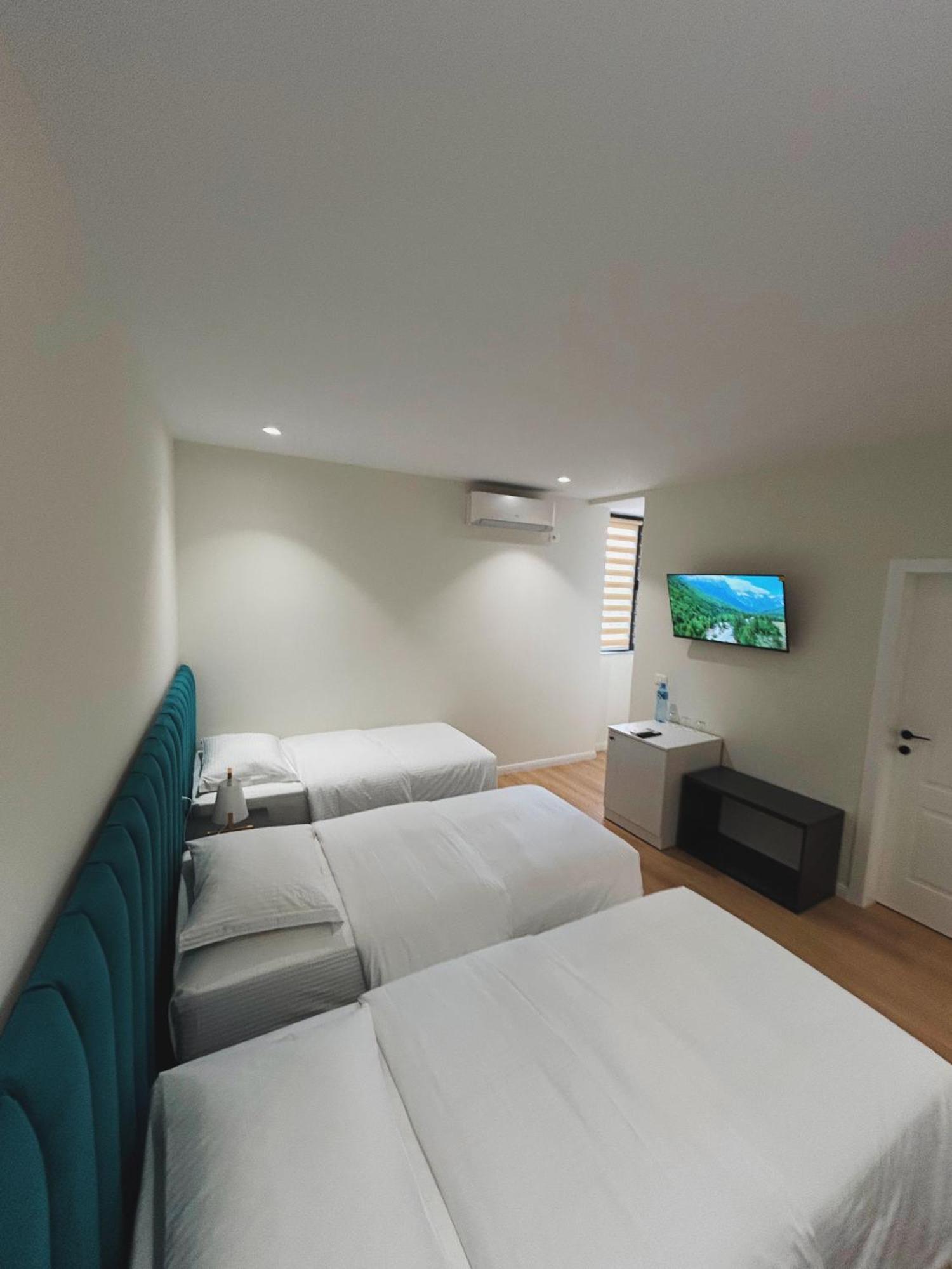 Clinton Tirana Inn Room photo