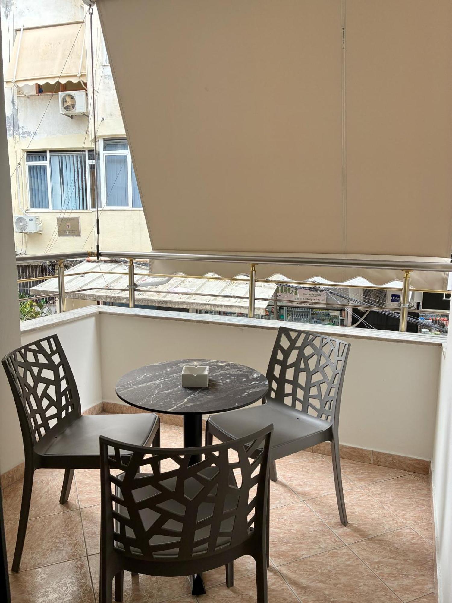 Clinton Tirana Inn Exterior photo
